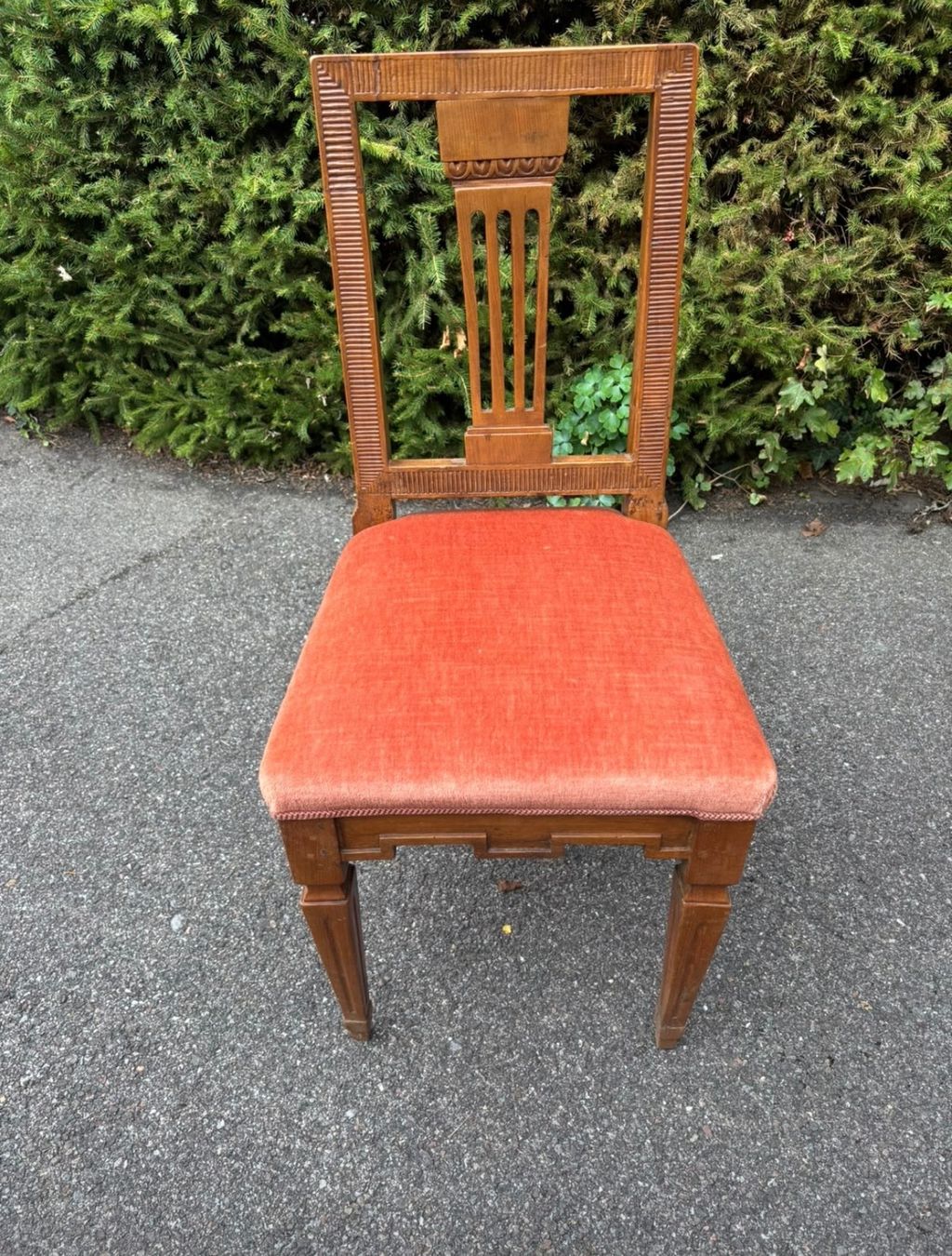 Chaises: alter Stuhl – D'occasion à Altikon par bau_85x7