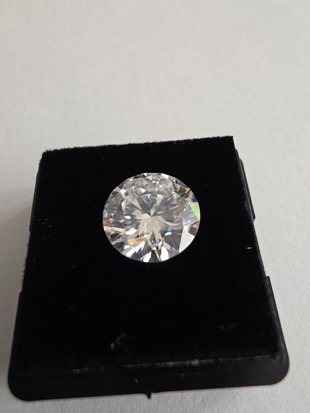 Pietre preziose: Diamant Moissanite 10mm. 3,6 Karat – Nuovo e nell'imballaggio originale da Menziken venduto da Mirager 1