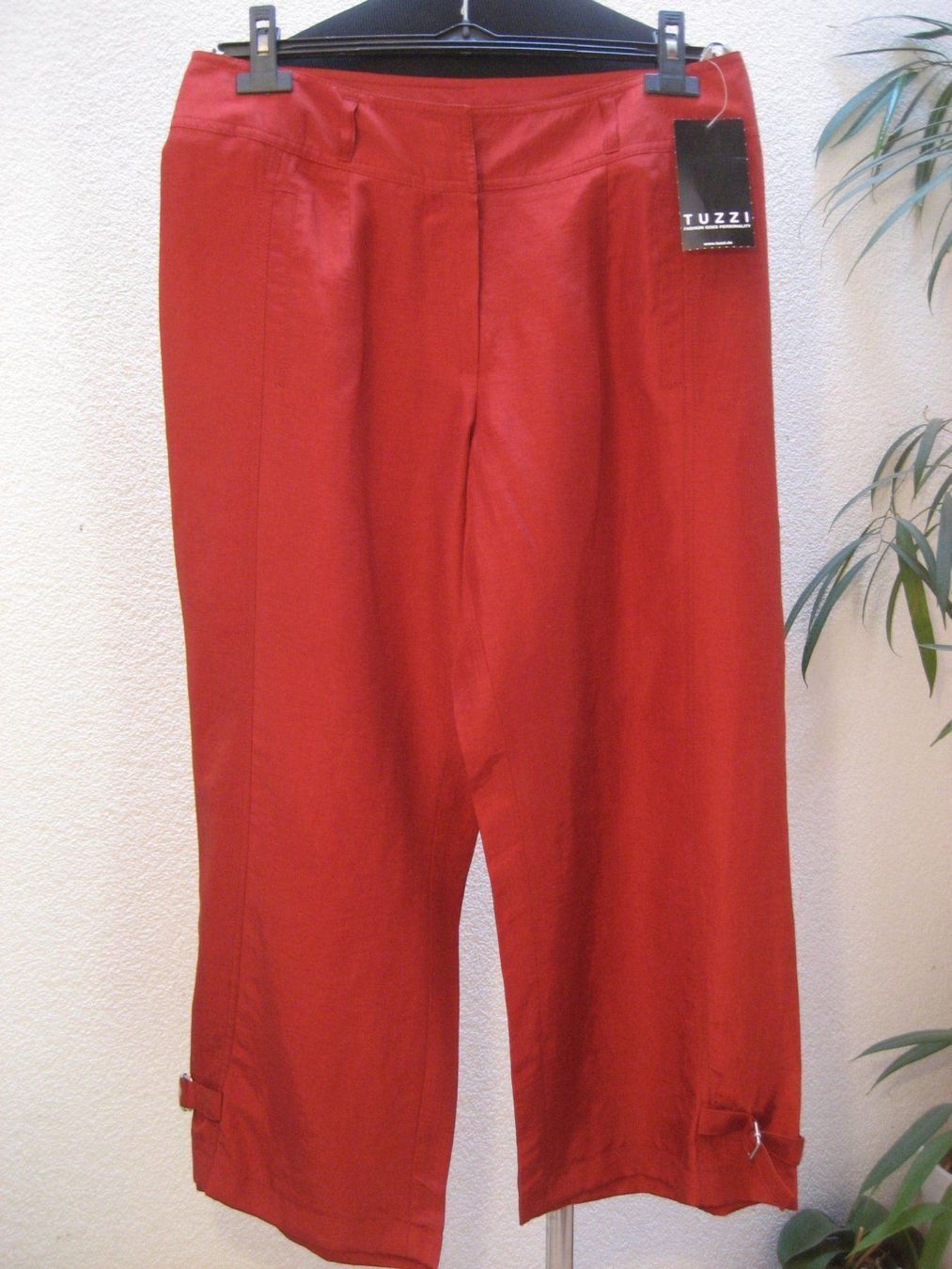 Pantalons: Pantacourt avec lin Tuzzi t.40, neuf – Neuf avec emballage d'origine à Delémont par marryb