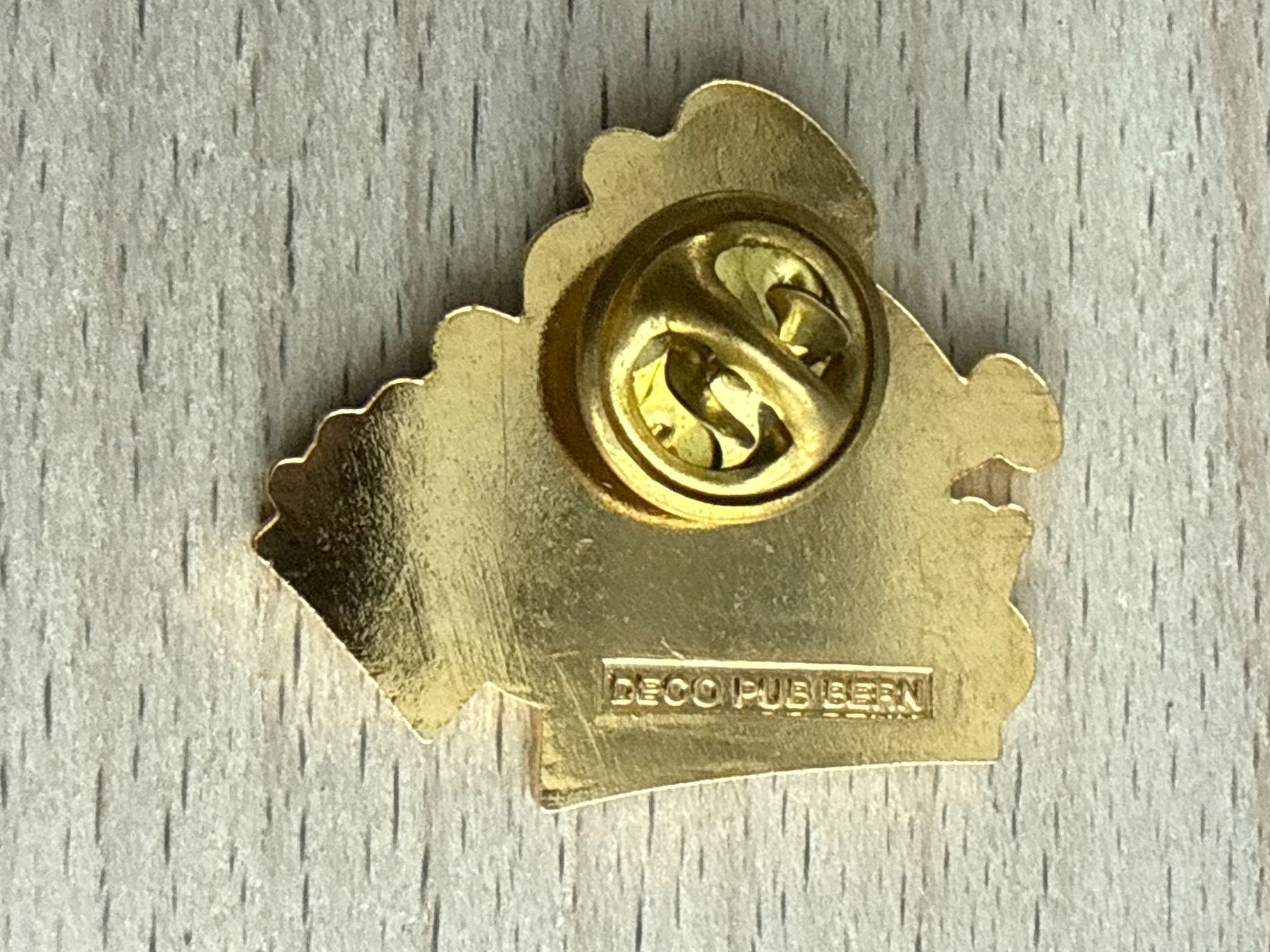 Plaketten & Abzeichen: Pin Hammer shop-in – Gebraucht aus Glattbrugg von Schweigmatt 1