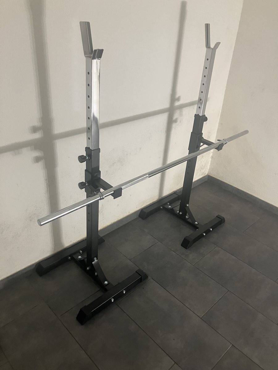 Hometrainer: Squat Rack mit Langhantel  – Neu (gemäss Beschreibung) aus Safenwil von Momohabilis