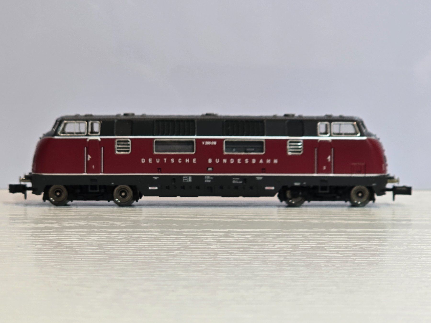 Trix Modellini di ferrovie: Trix, 12402, DB, V 200, mit Schnittstelle, Vitrine – Nuovo (secondo la descrizione) da Kloten venduto da Nicola2 5
