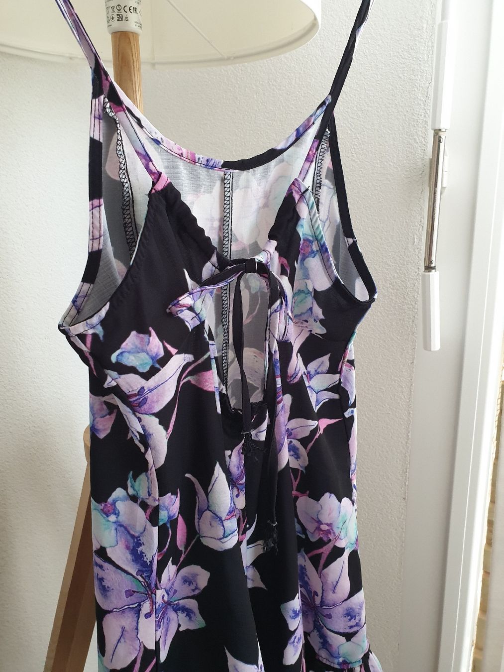 Vestiti: Black Floral Print Ruffle Romper, Open Back, Spaghetti Strap – Usato da Aigle venduto da Smagbrelle18 6