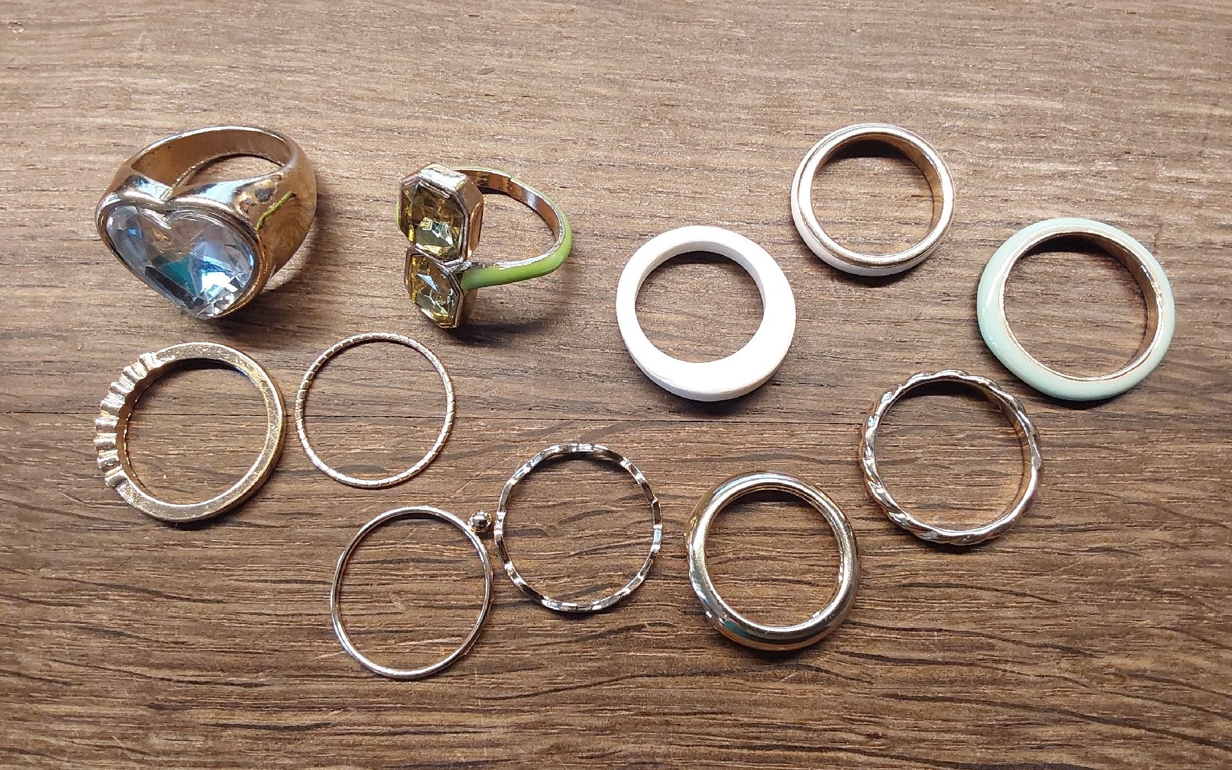 Anelli: 11 Fingerringe H&M neu – Nuovo e nell'imballaggio originale da Köniz venduto da scopello12