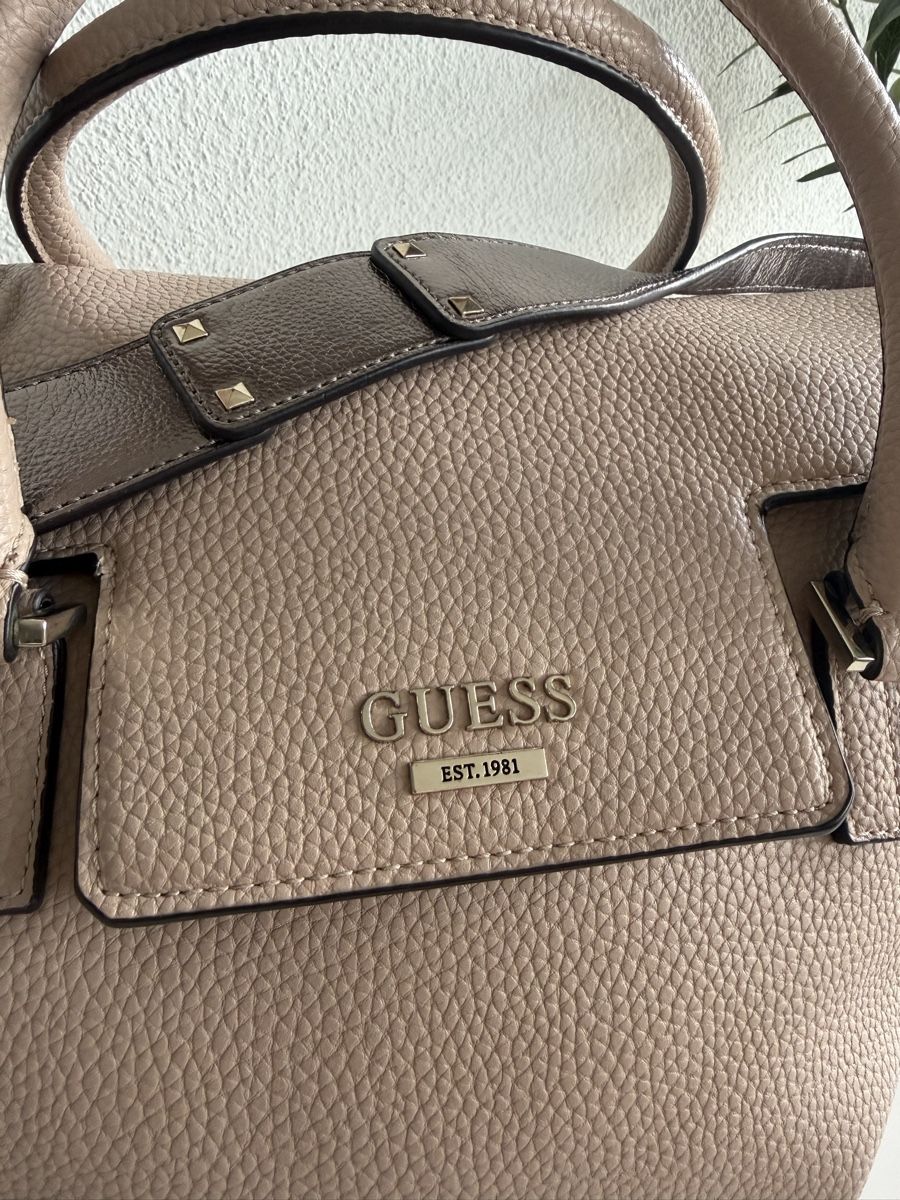 Guess Borse da donna: Guess Tasche – Usato da Adlikon b.Regensdf venduto da Nicoleludha 1
