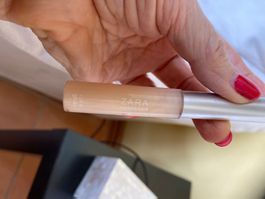Zara Gloss transparent