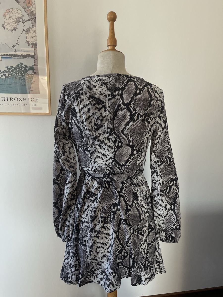 Vestiti: Casual Kleid mit Schlangenmotiv – Nuovo (secondo la descrizione) da Cunter venduto da tiramisuuu_ 1