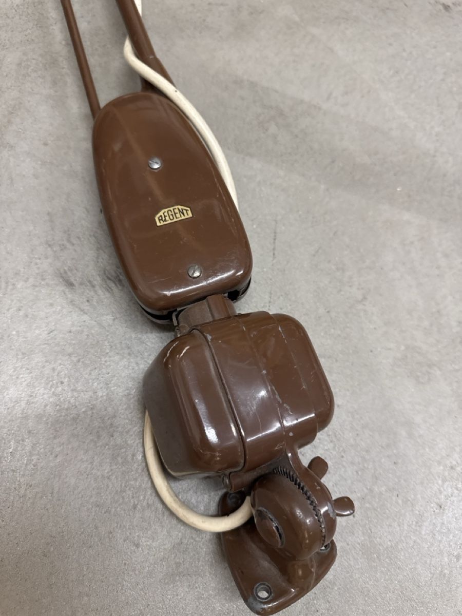 Lampade: Braune mit 2 Leuchtstoffröhren, Vintag – Usato da Basel venduto da par_88bb 1