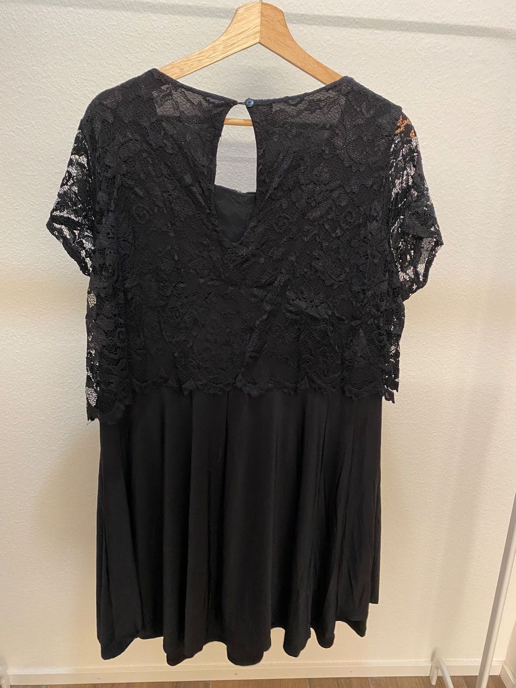 Boohoo Vestiti: Kleid elegant schwarz Gr. 52 – Usato da Pratteln venduto da a23_j2gs 4