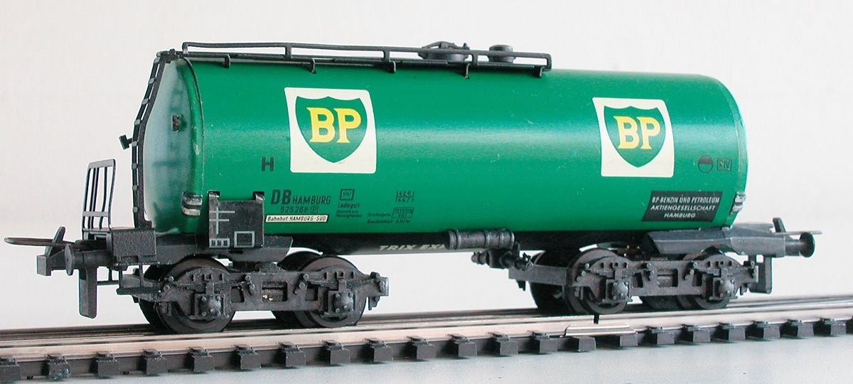 Trix Modellini di ferrovie: Trix Kesselwagen BP der DB Spur H0 – Usato da Oberwil BL venduto da Klang