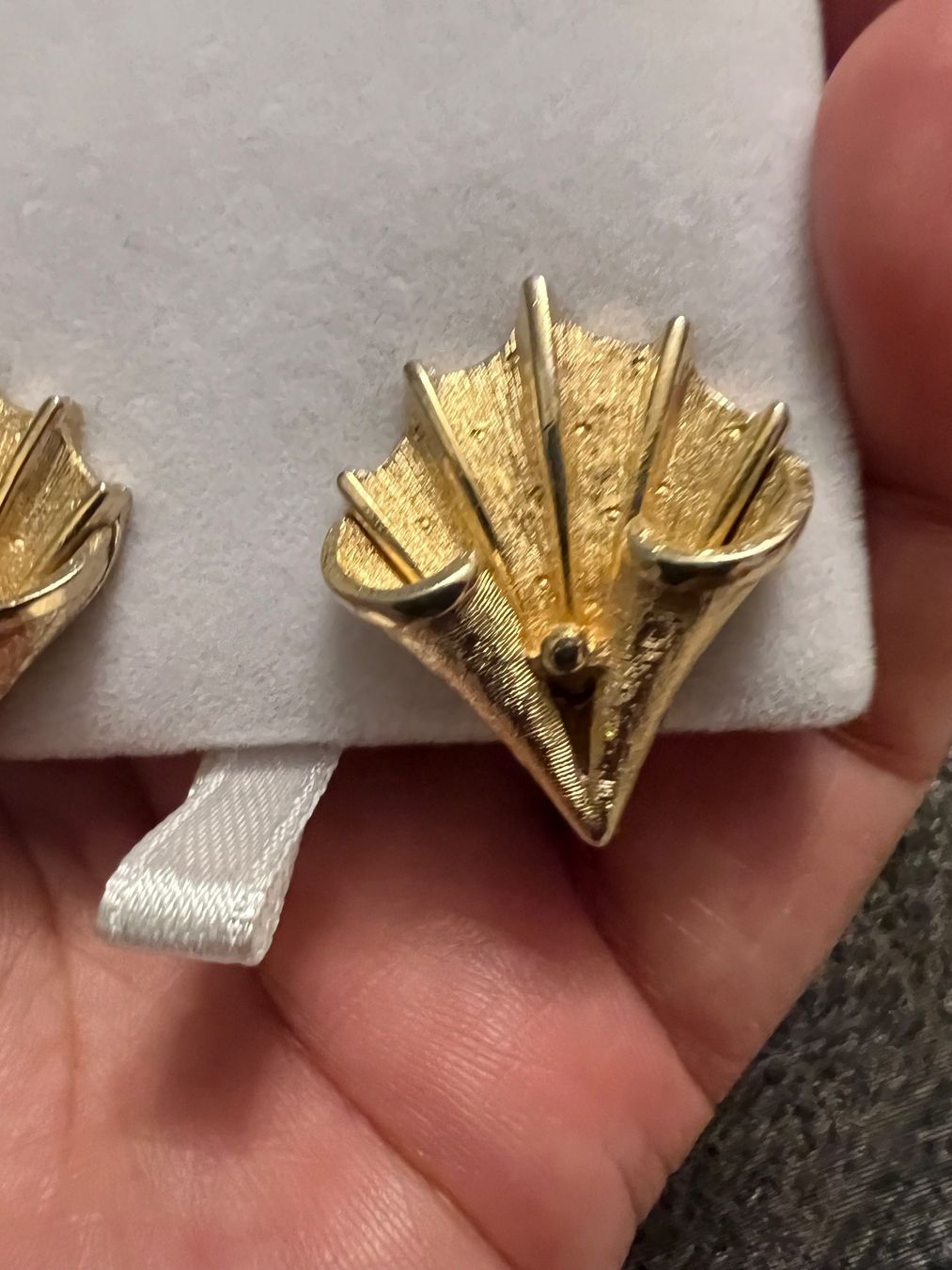 Orecchini pendenti & Orecchini a lobo: Coro Vintage Ohrclips, goldfarben – Usato da Uznach venduto da Ya_x7x6 2