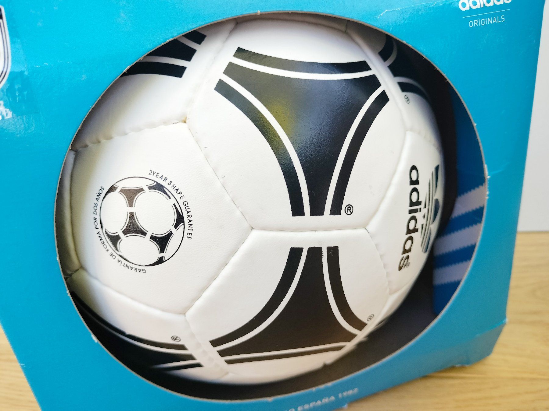 Adidas Bälle: Original Adidas Matchball 1982 in OVP – Neu (gemäss Beschreibung) aus Wil SG von kaizzen 8