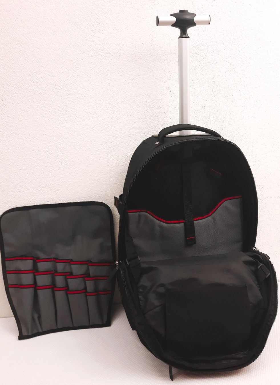 Stanley Valigie & Borse: STANLEY Werkzeugtrolley FATMAX Rucksack & Teleskopgriff – Usato da Kleindöttingen venduto da Loorev 2