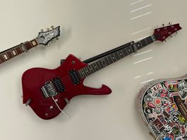 Rote-metallic Rocktile E-Gitarre mit Floyd Rose Typ Iceman