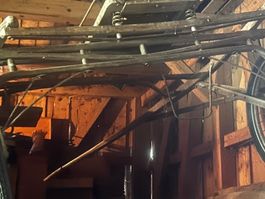 Antiker Rosswagen Holz Metall mit Federung unrestauriert