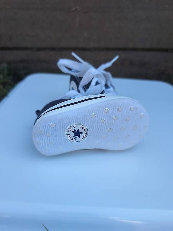 Scarpe per ragazzi: neue Baby-Converse Gr. 17 – Usato da Alberswil venduto da __colafroeschli__ 2