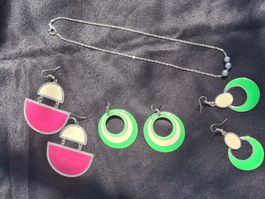 lot Schmuck, 3 paar Sommer Ohrhänger, 1 kleine Halskette