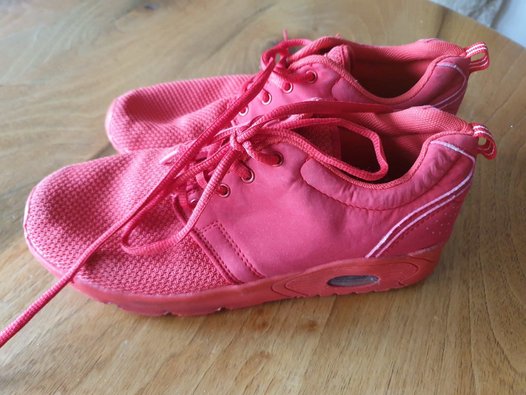 Damenschuhe: Sniker – Gebraucht aus St.Gallen von EL03 2