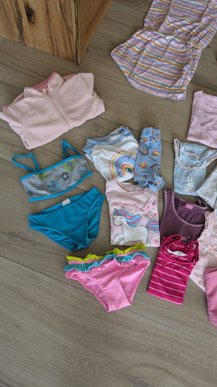 Lotti & Set di vestiti: Tolles Mädchen Kleiderpaket - 110/116 – Usato da Staufen venduto da Fleby84 1