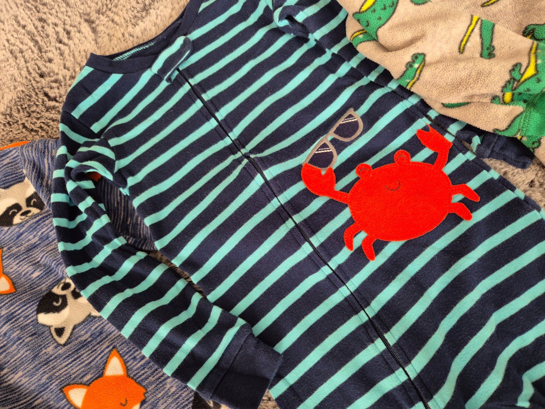 Lotti & Set di vestiti: Carters Strampler Set Gr. 3T – Usato da Widnau venduto da KleineHonigblume 2