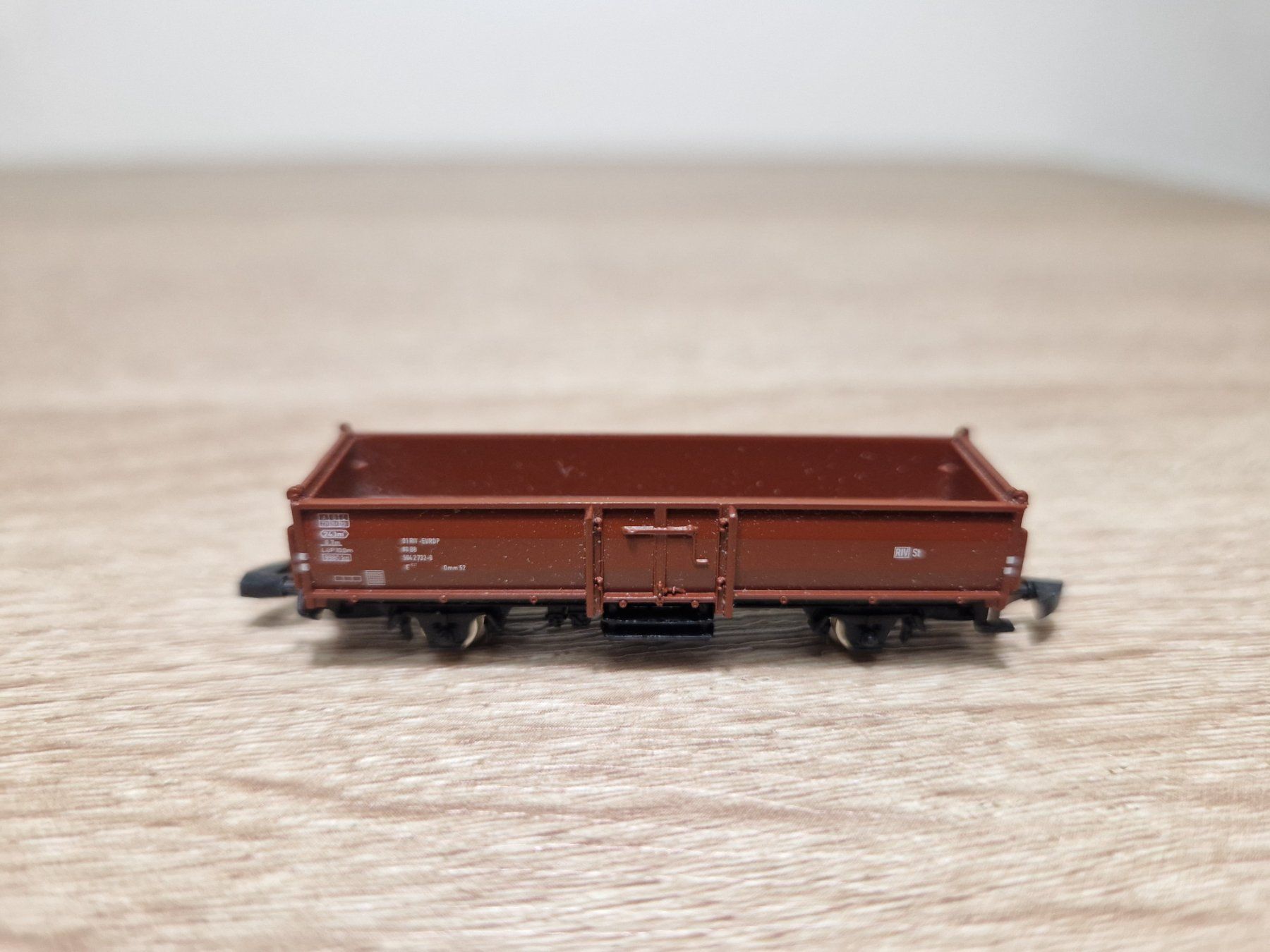 Märklin Modellini di ferrovie: Märklin Z Güterwagen DB – Usato da St-Aubin-Sauges venduto da tantome