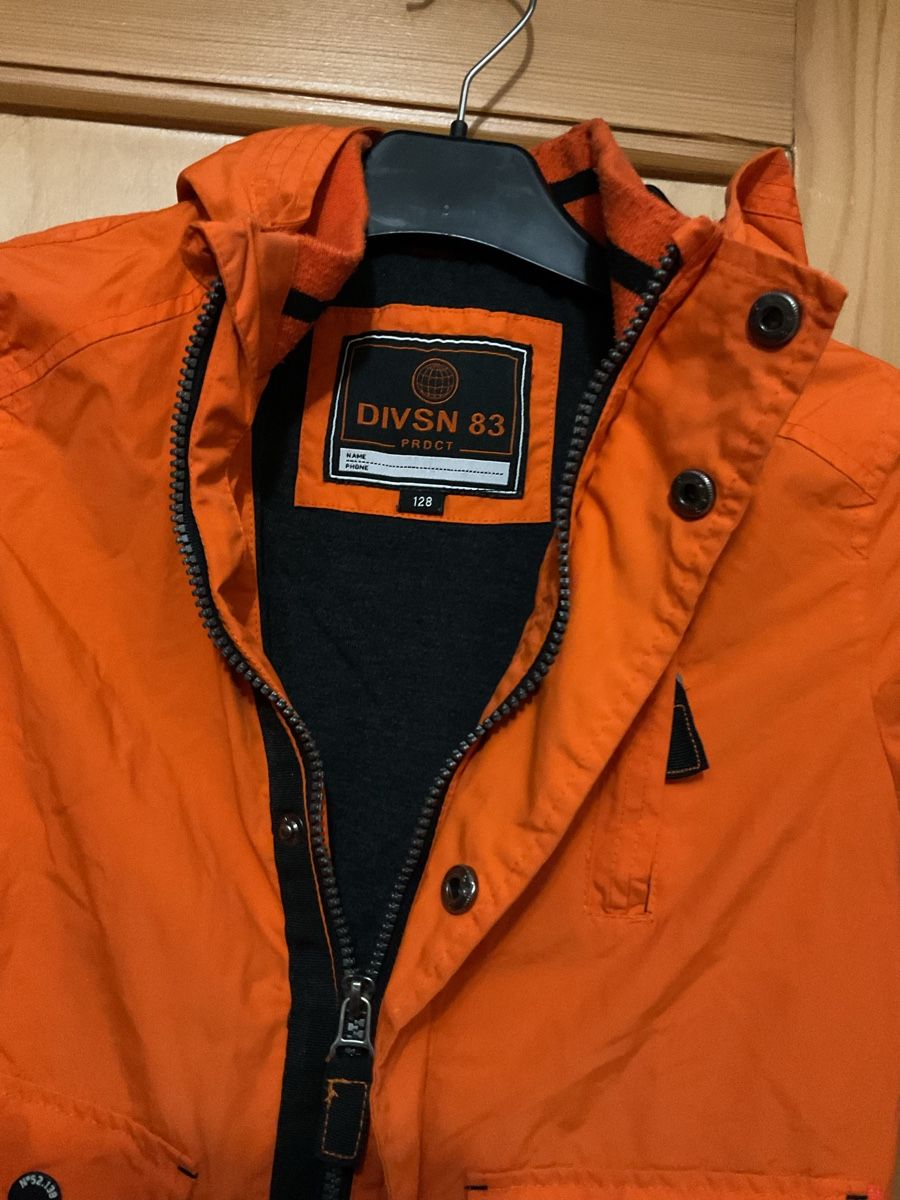 C&A Giacche & Cappotti: Orange Kinder Jacke Gr. 128 von C&A – Usato da Buchs AG venduto da Yuca01 1