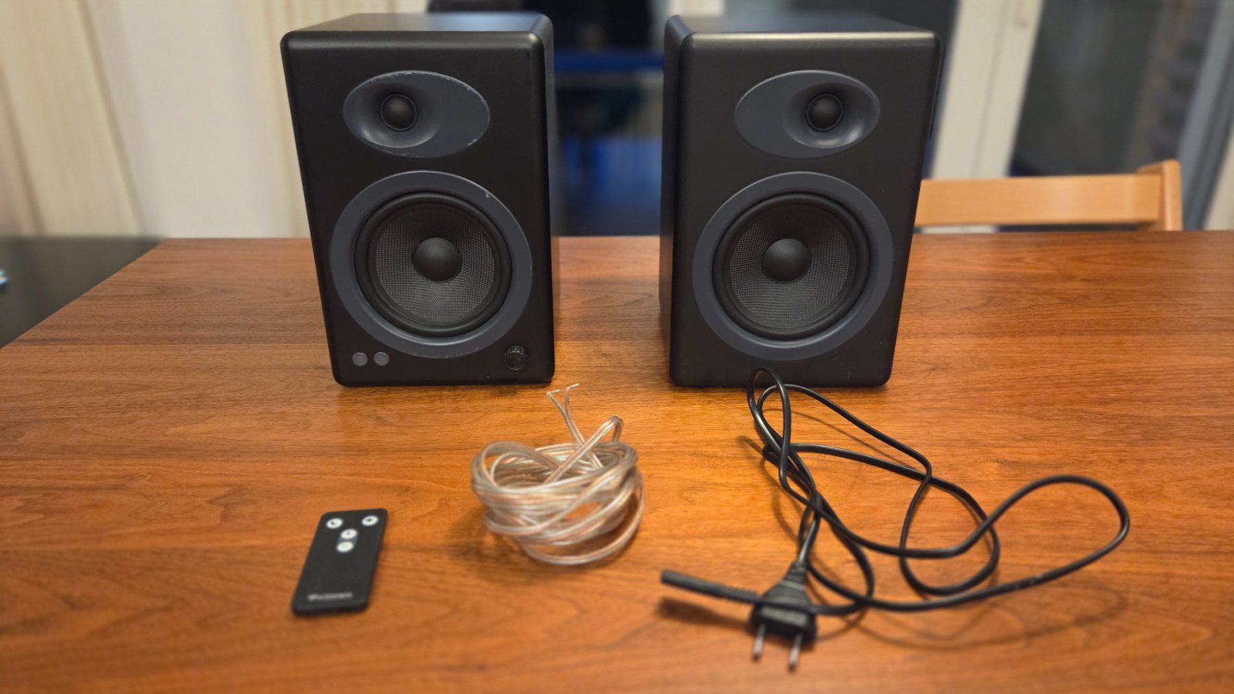 Audioengine Casse acustiche: Audioengine A5+ Aktiv-Lautsprecher, schwarz - mit Remote – Difettoso da Wolfhausen venduto da tschaena