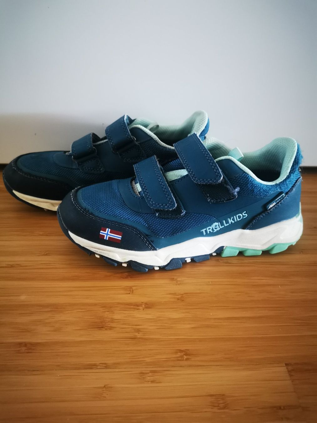 Scarpe per ragazzi: Kinder Sneackers TROLLKIDS dunkelblau Grösse 32 – Usato da Niedergösgen venduto da lil_s6k8 1