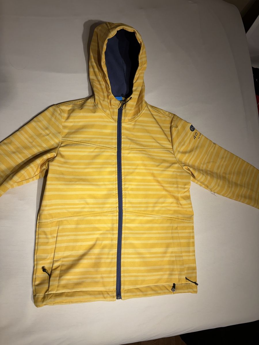 46 Nord Vestes & Manteaux: Softshell Jacket 46 Nord striped size 152 good condition – D'occasion à Zug par gav_nfw7 1