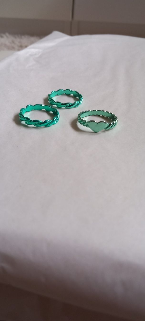 Ringe: *** hübsche Ringli *** coole Farbe – Gebraucht aus Othmarsingen von Leuchtturmlady 2