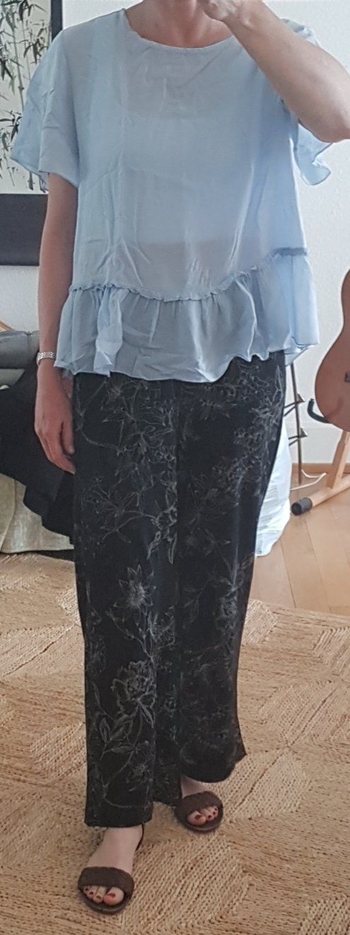 Blusen: Bluse mit Volant, Gr. 36 – Gebraucht aus Basel von Luzora 1
