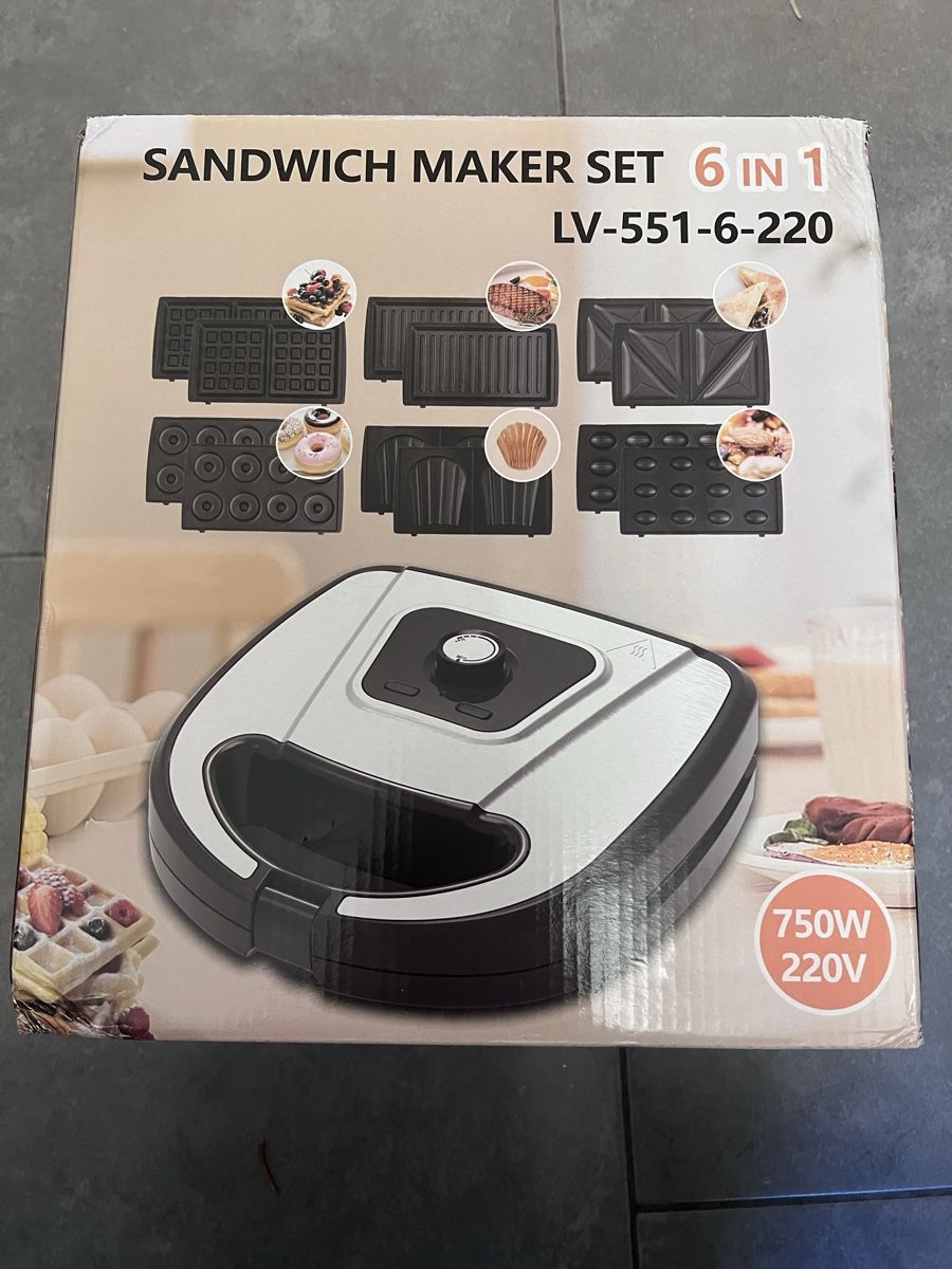 Küchengeräte: Sanwich Maker waffle 6in 1 set – Gebraucht aus Basel von Nikitan