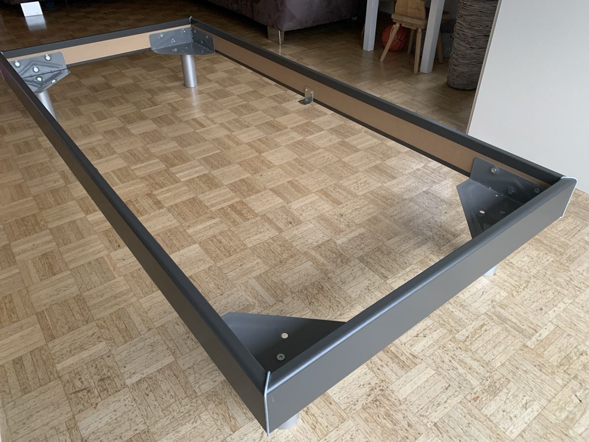Letti: Bettrahmen Holz Antrazit Grösse 90x200cm – Usato da Frutigen venduto da Cbrunner1 1
