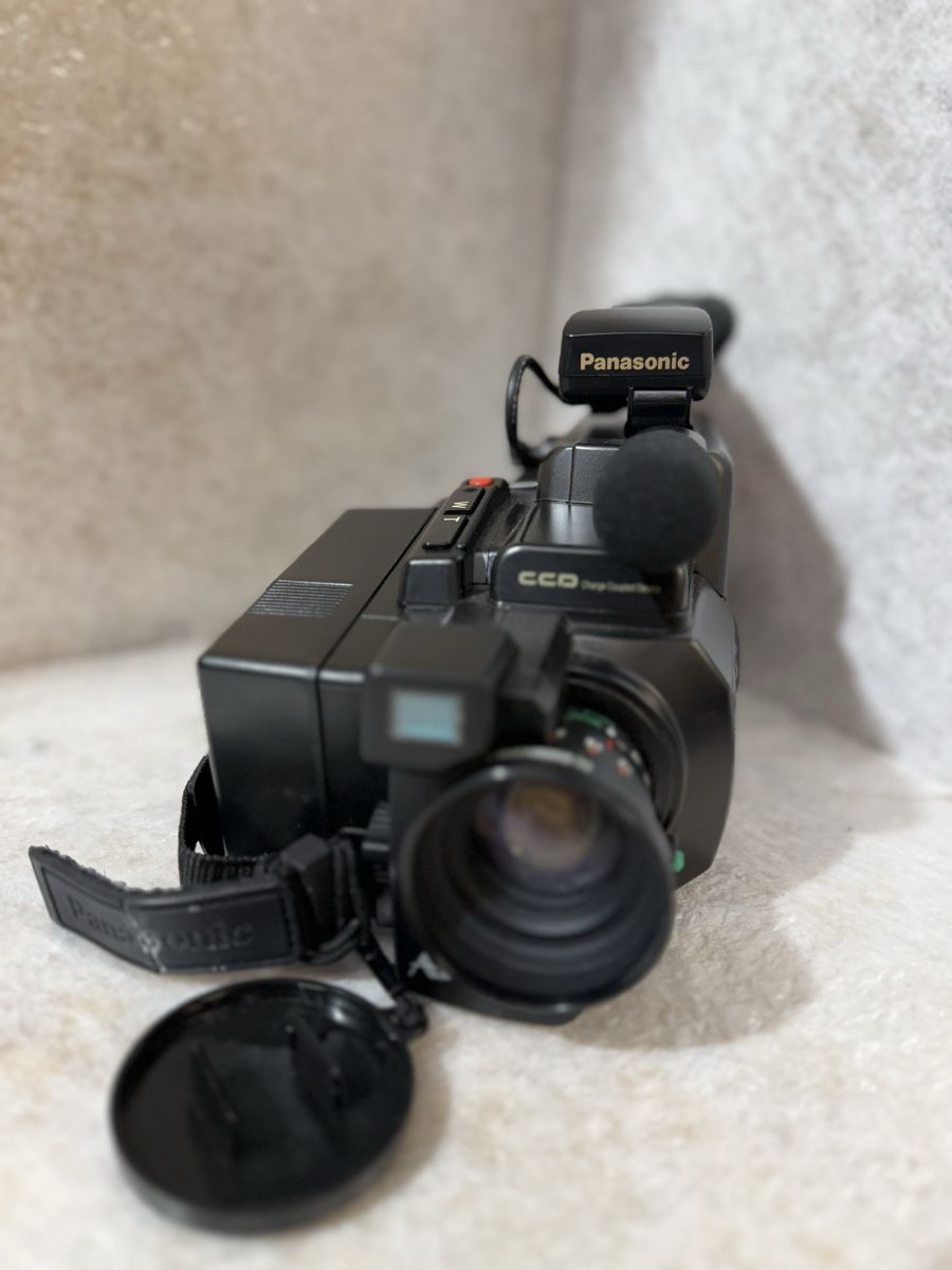 Panasonic Videocamere: Panasonic MC10 VHS-C Camcorder – Difettoso da Basel venduto da RoyalPerformance