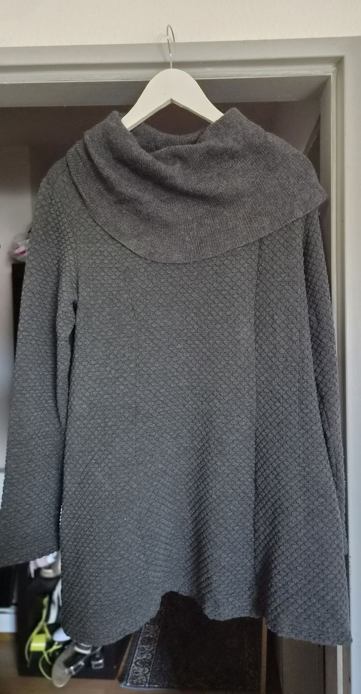 Pullover & Sweatshirts: Thanhminh schöner Pullover Gr. 42 – Gebraucht aus Frenkendorf von Moon111