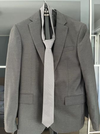 Eleganter 3-teiliger Herrenanzug Gr. 48 mit Weste, Krawatte
