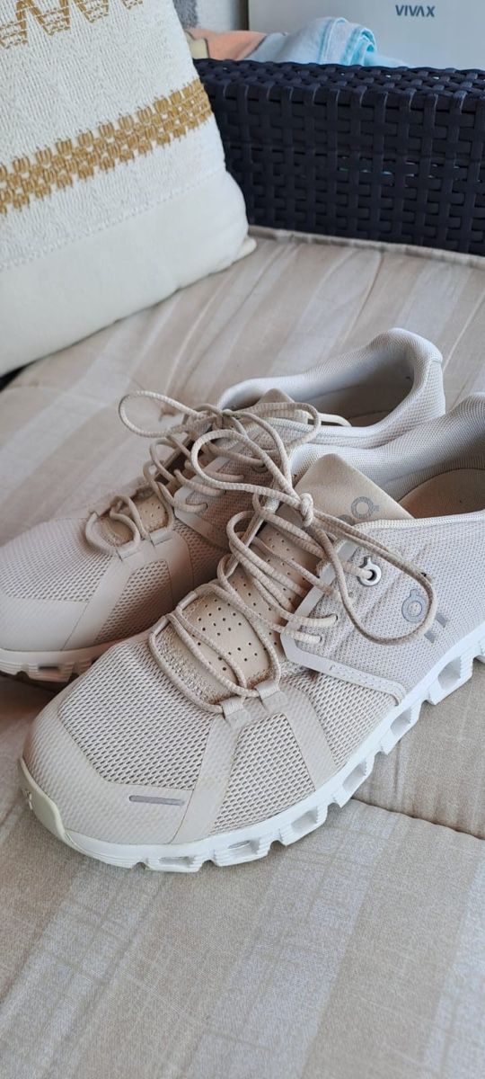 On Damenschuhe: ON Cloud Damen Grösse 40  – Gebraucht aus Neunkirch von misach69 1