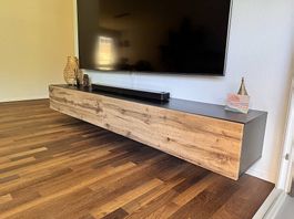TV Wandschrank, hängbar, guter Zustand NP CHF 399.-