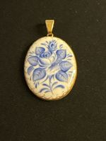 Anhänger oval Emaille 1981 mit Blume  guter Zustand