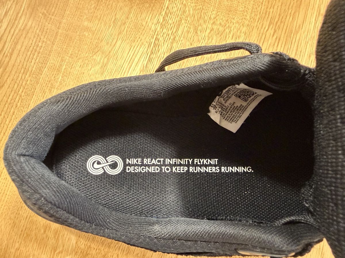 Nike Chaussures hommes: Nike React Infinity Flyknit Laufschuhe Schwarz Grösse 45.5 – D'occasion à Wallisellen par FabianB 5