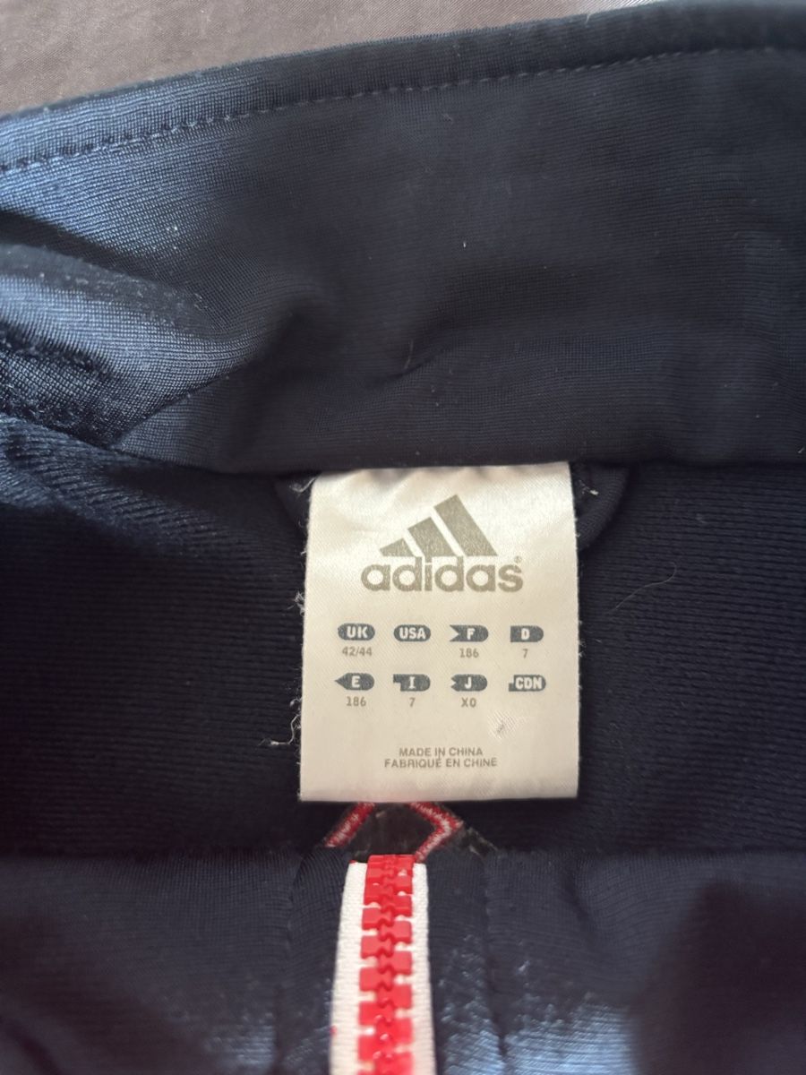 Adidas Jacken: Adidas jacket – Gebraucht aus Avry-devant-Pont von Odilee 2