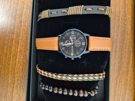 Herrenuhr mit Armbändern