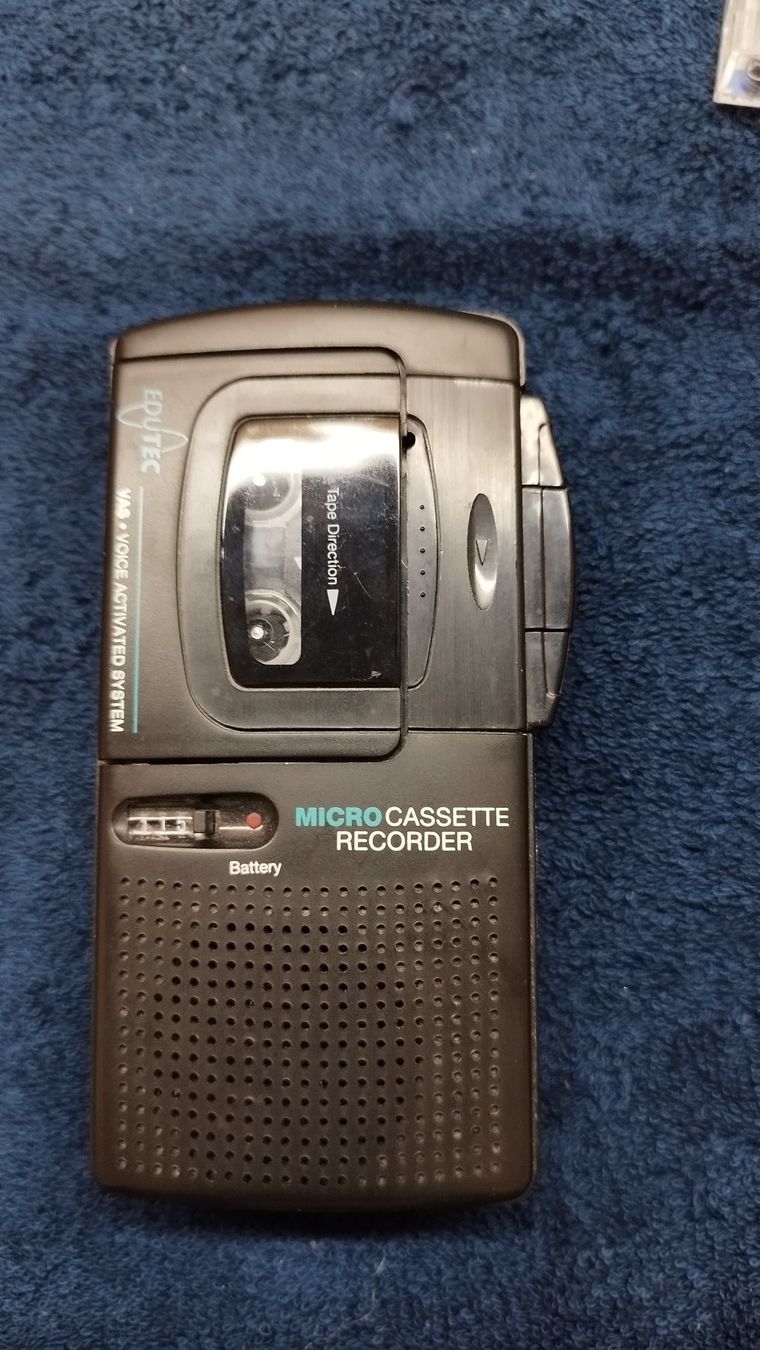Enregistreurs: Micro Cassette Recorder / Diktiergerät – D'occasion à Zollikofen par Reiterglueck