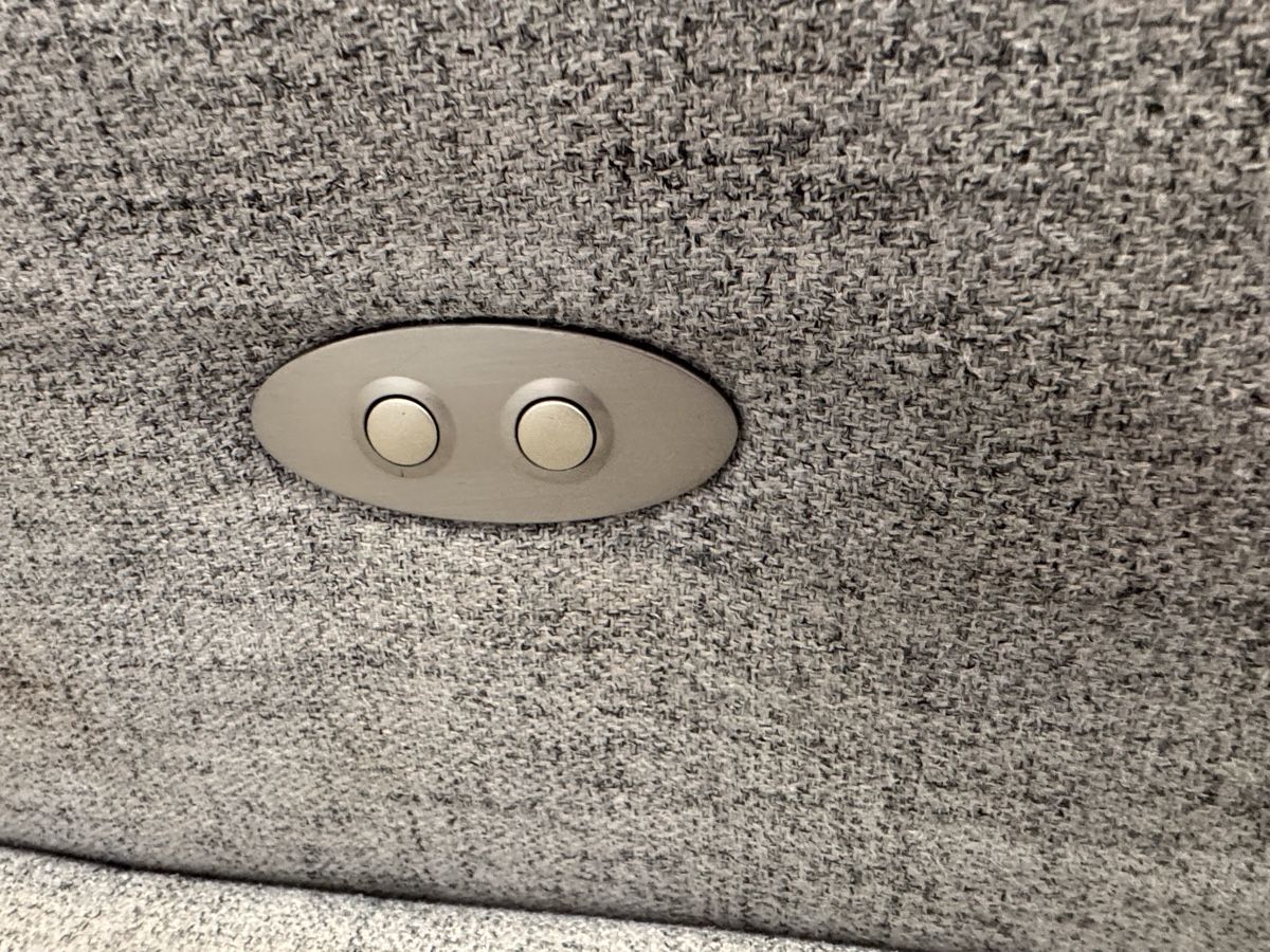 Sofas: Grosse Eckcouch mit Relaxfunktion - – Gebraucht aus St. Margrethen SG von polieri 2