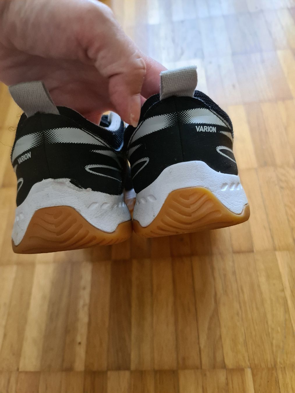 Puma Scarpe per ragazzi: Puma Hallenschuhe Klettverschluss Grösse 35 – Usato da Emmenbrücke venduto da gatasalvache 3
