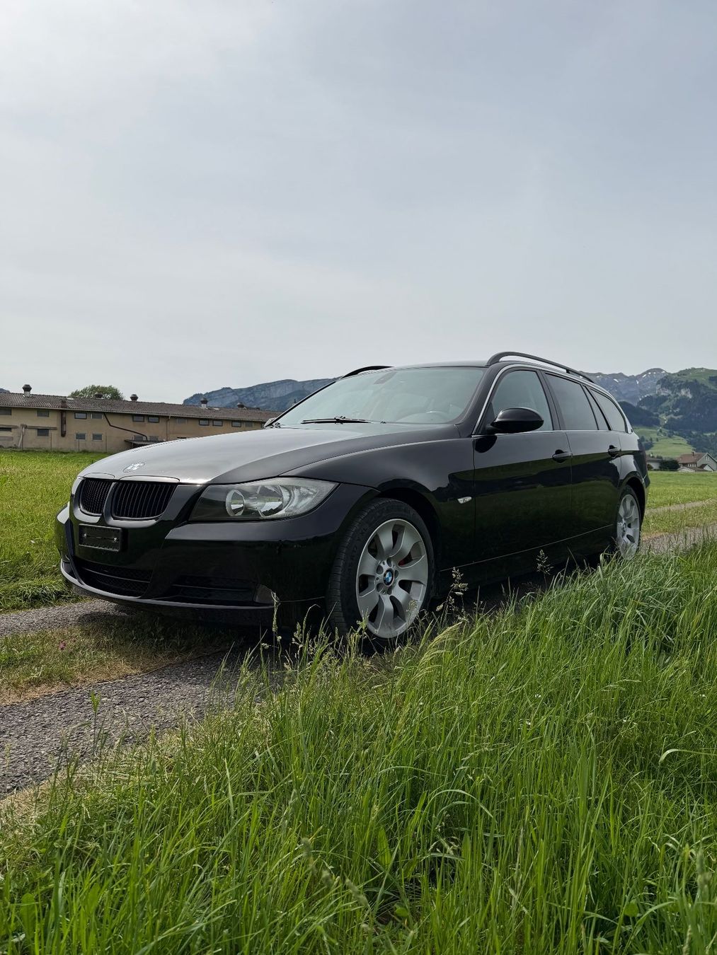 BMW Automobili: BMW 325 XI Touring – Usato da Appenzell Steinegg venduto da abcdefg070