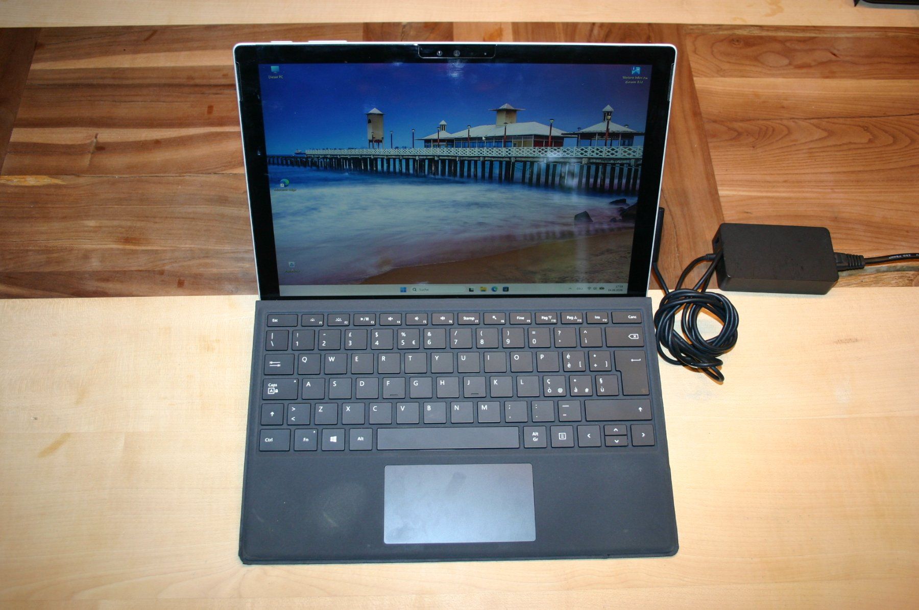 Microsoft Notebooks: Microsoft Surface Pro I5 mit Windows 11 – Gebraucht aus Stettlen von Bigjm