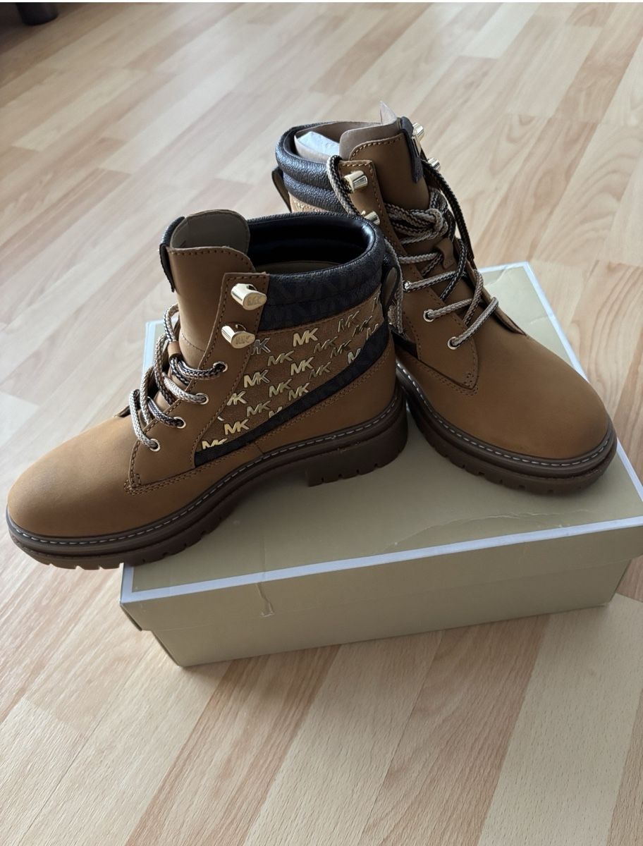 Michael Kors Scarpe da donna: Michael Kors Boots – Nuovo e nell'imballaggio originale da Arbon venduto da Naadiiaa 1