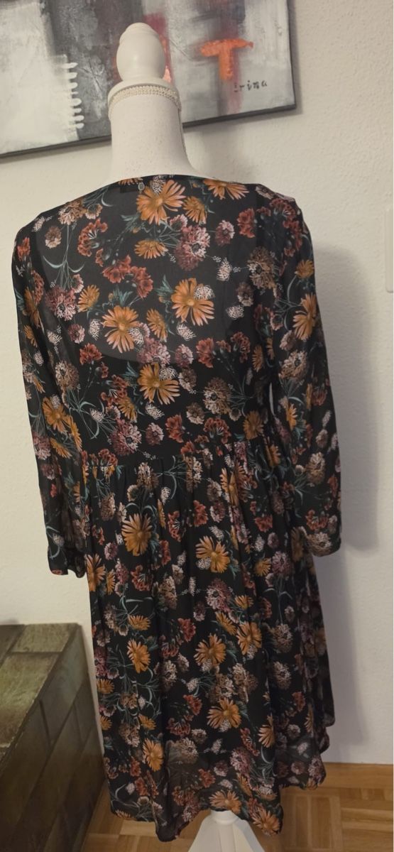 Nile Vestiti: Nile Sommerkleid, Grösse S, Blumenmuster – Nuovo (secondo la descrizione) da St. Gallen venduto da mania03 2