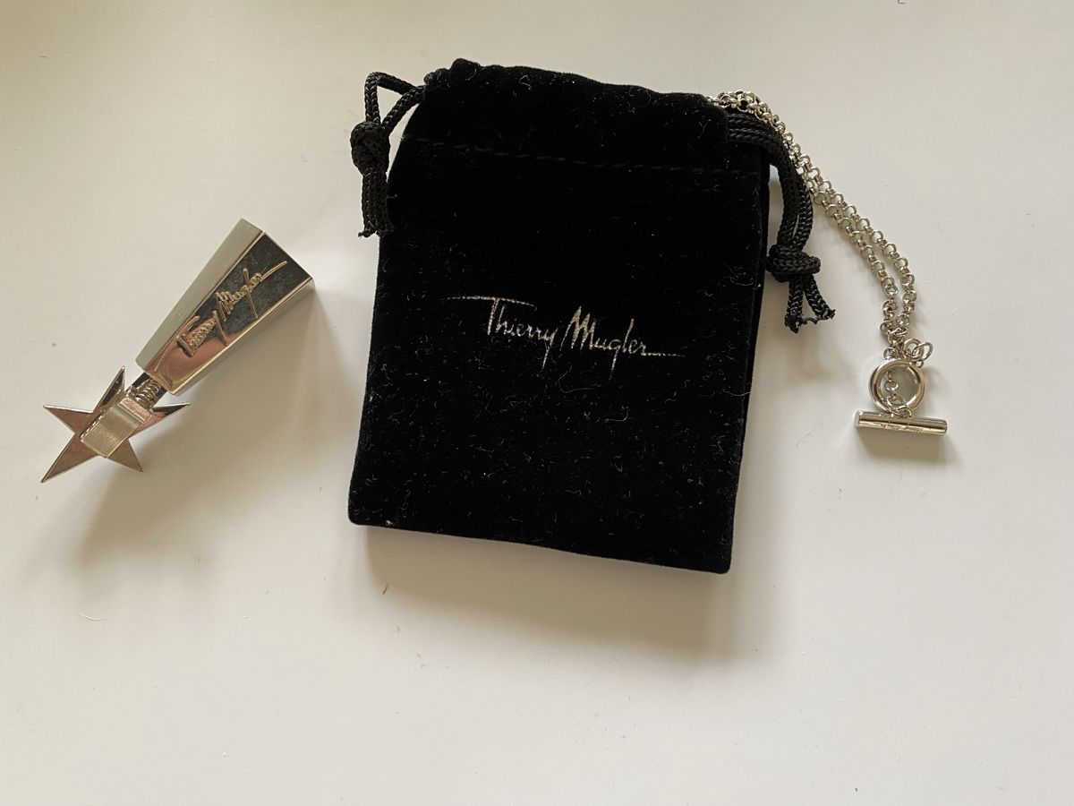 Mugler Catenine: Bijou et accessoire Thierry Mugler – Nuovo e nell'imballaggio originale da Bouveret venduto da wes_7zll 1